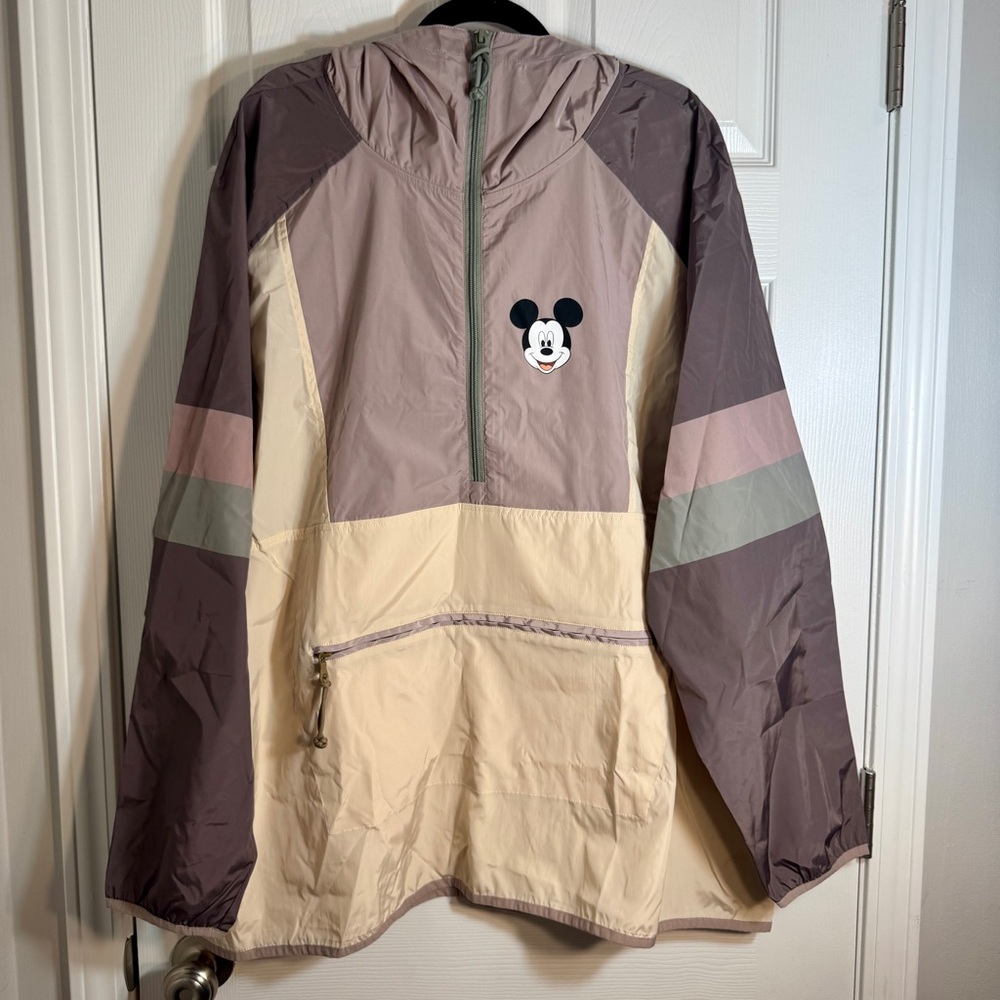 NWT. Disney Parks Mickey & Pluto Pals Windbreaker size 3X or 2X